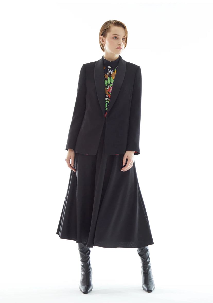 Chic Black Blazer