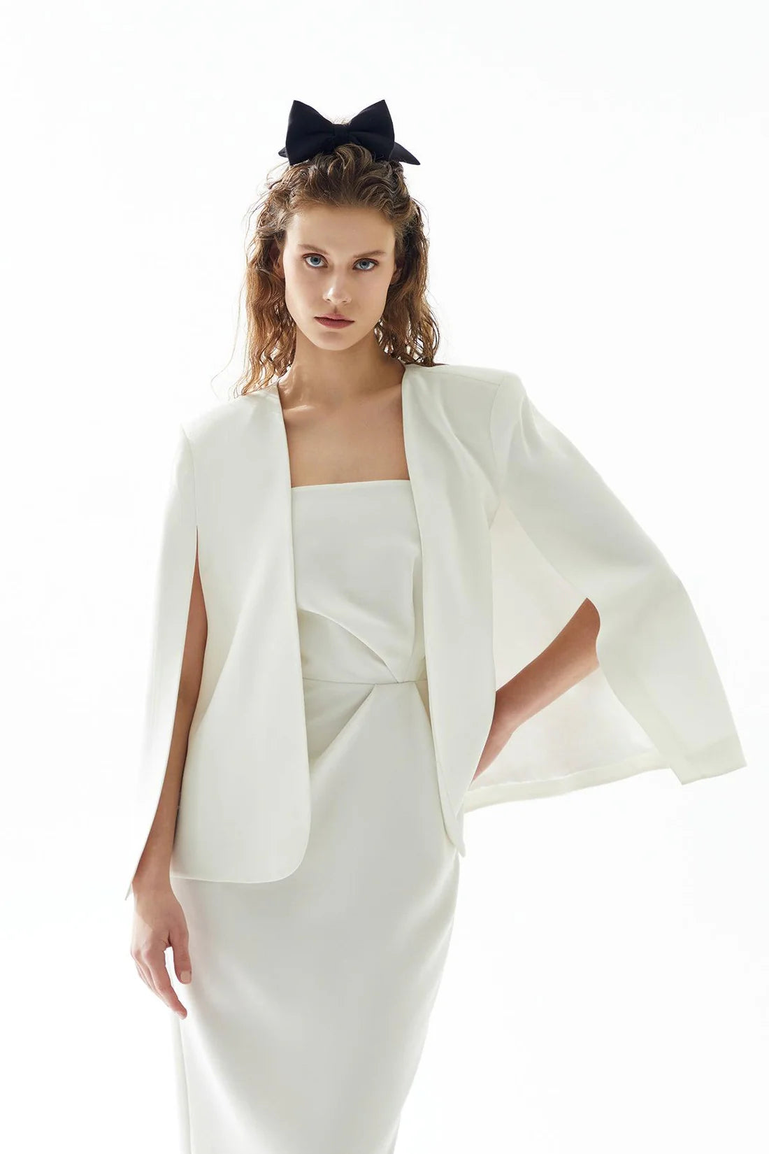 Jacket with slits on the sleeves and open front