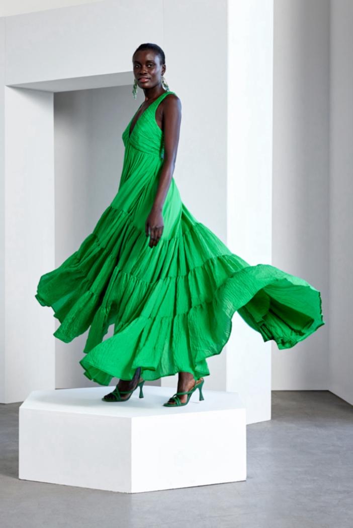 Vibrant Green Tiered Maxi Dress with Flowing Silhouette