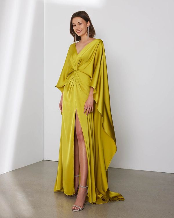 Rosa Clará Special Elegance in an Evening Cape Gown