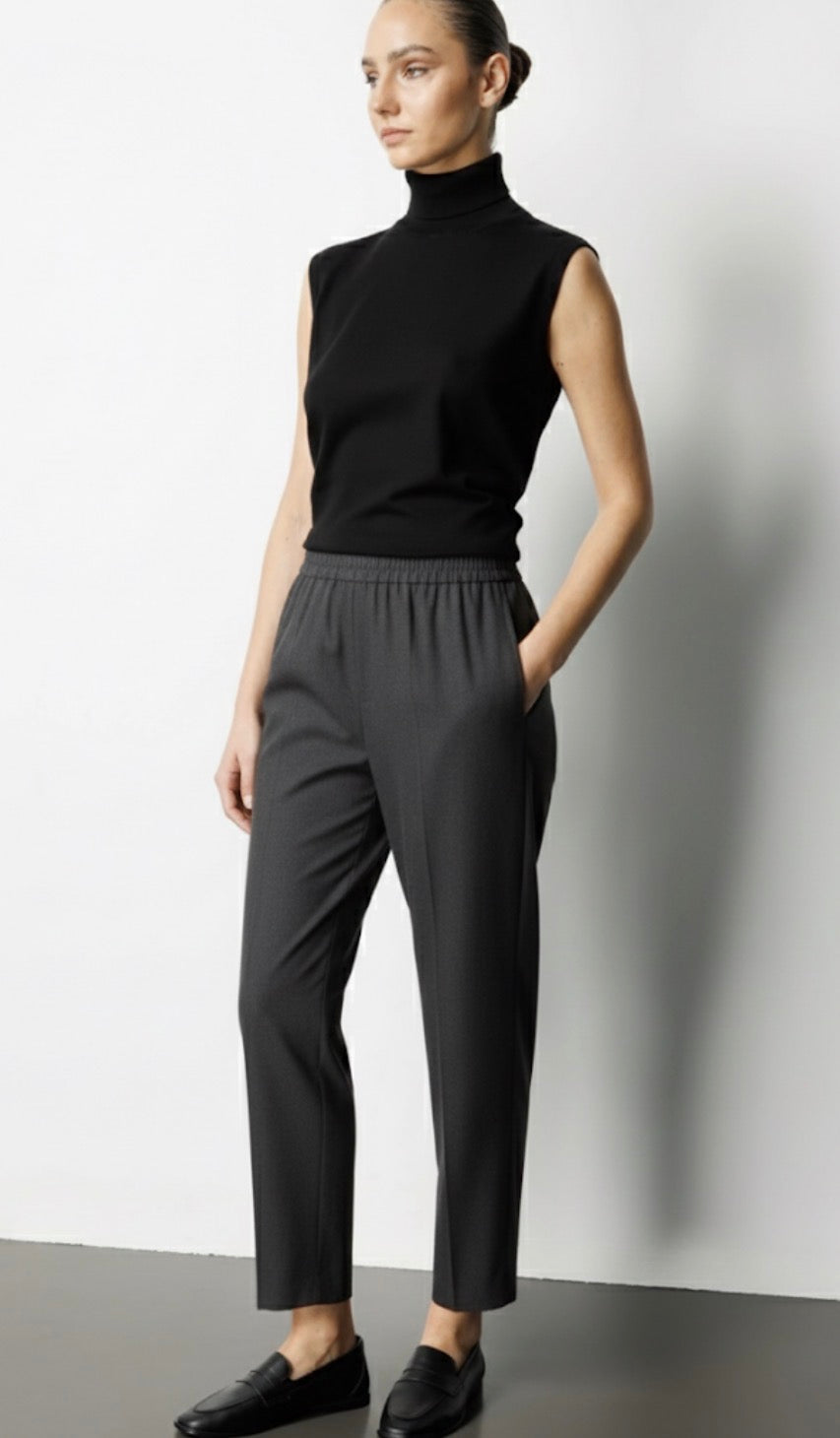 Slit Trousers with Elastane Belt