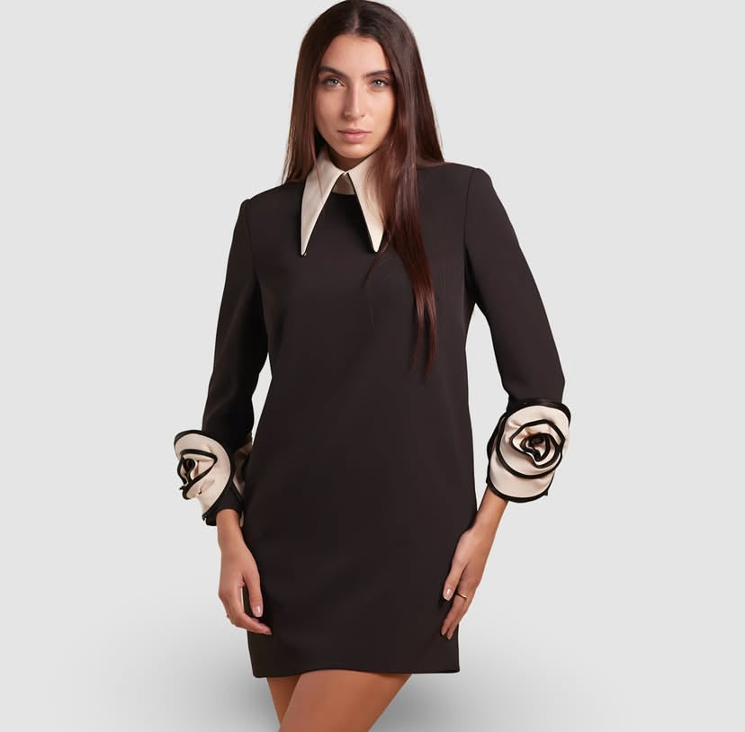 Collar Black Dress with Flower Details on the Arms