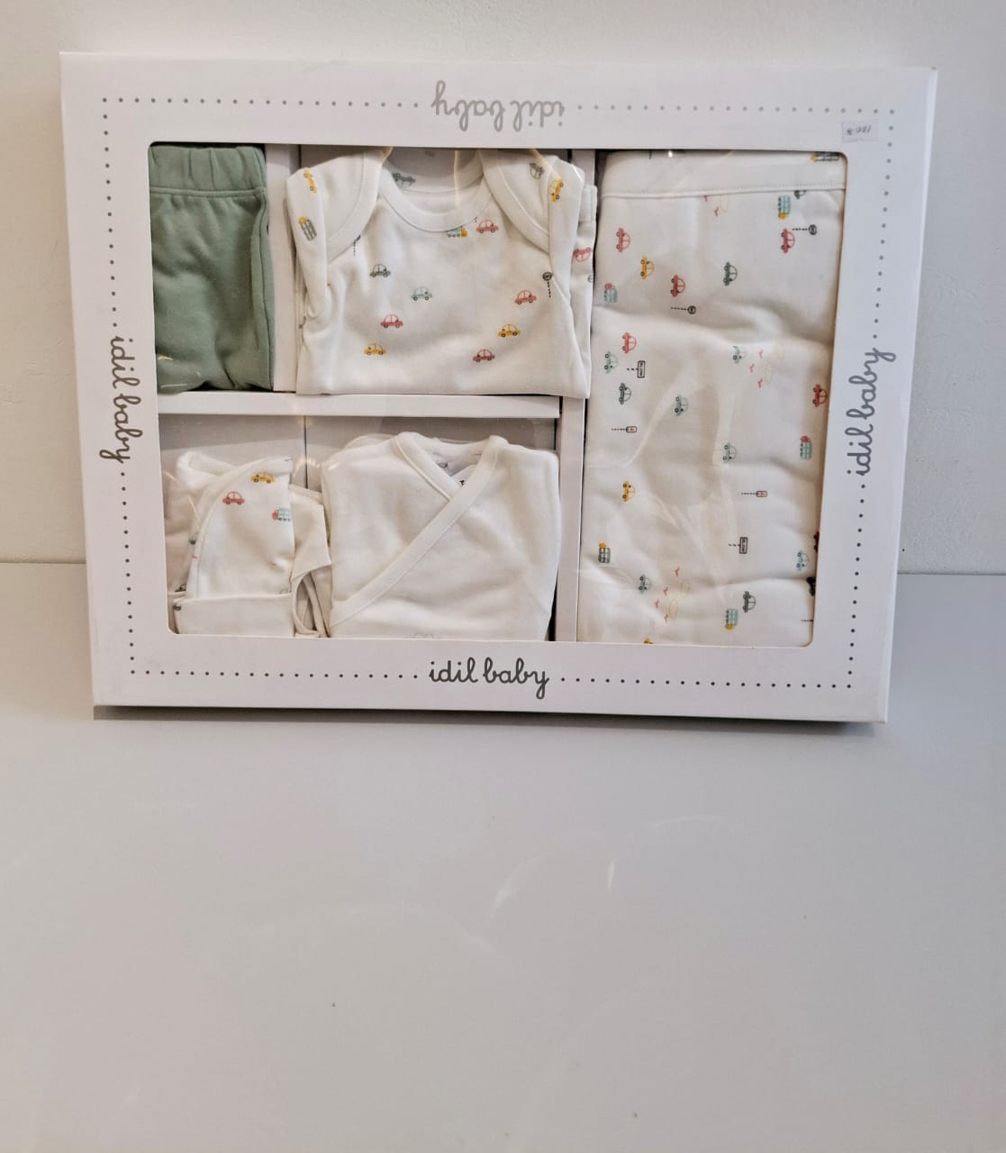 Car themed printed newborn set