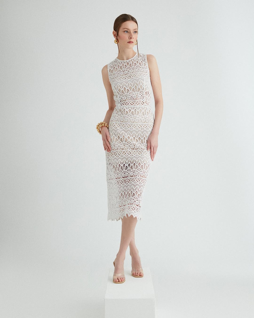 Sleeveless Embroidered dress