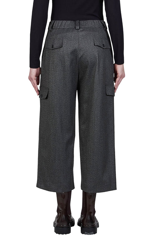 Baggy capri pants