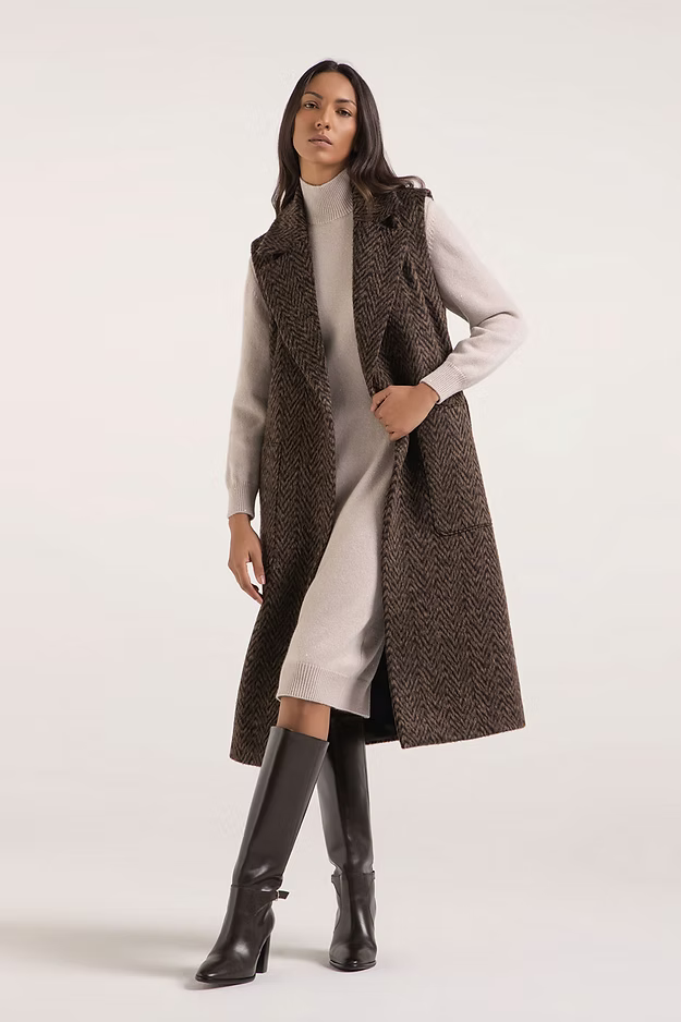 Sleeveless coat