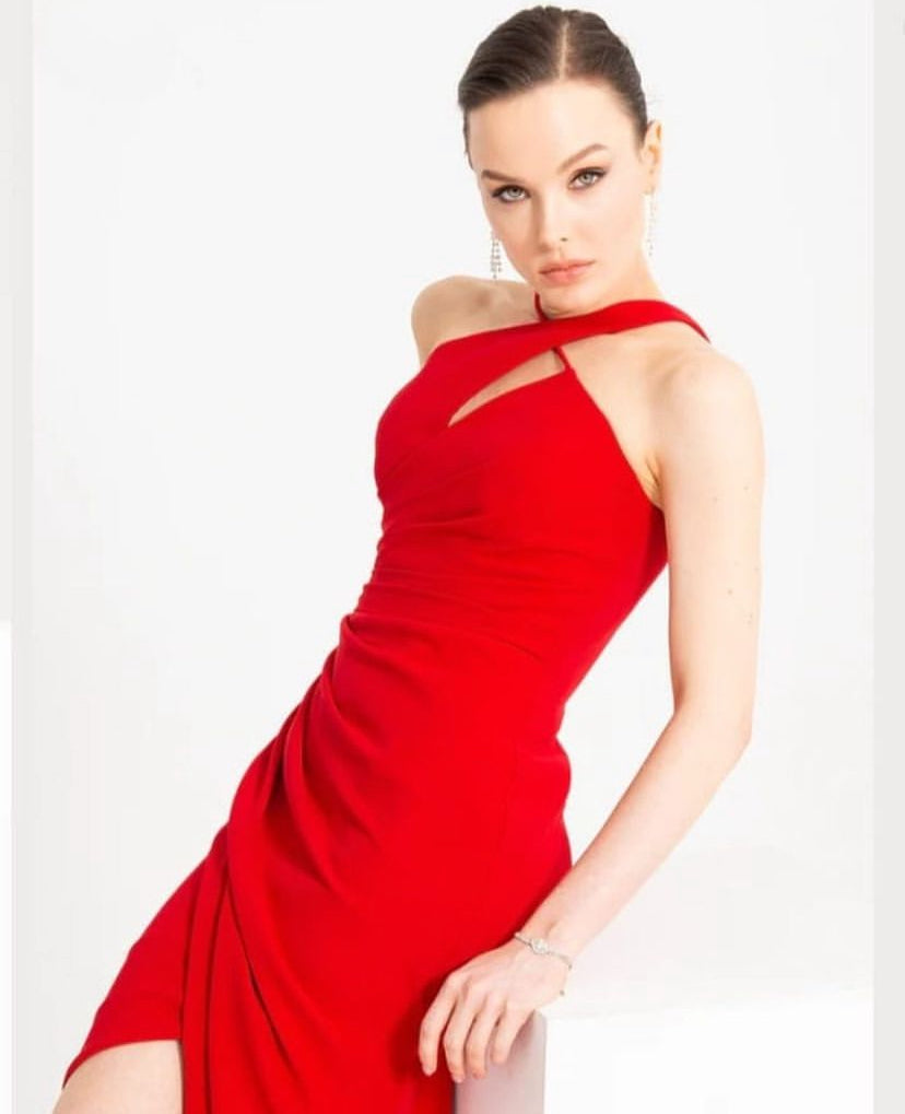 Elegant Crepe One-Shoulder Evening Gown
