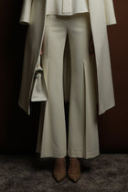Flared Ivory chic pants