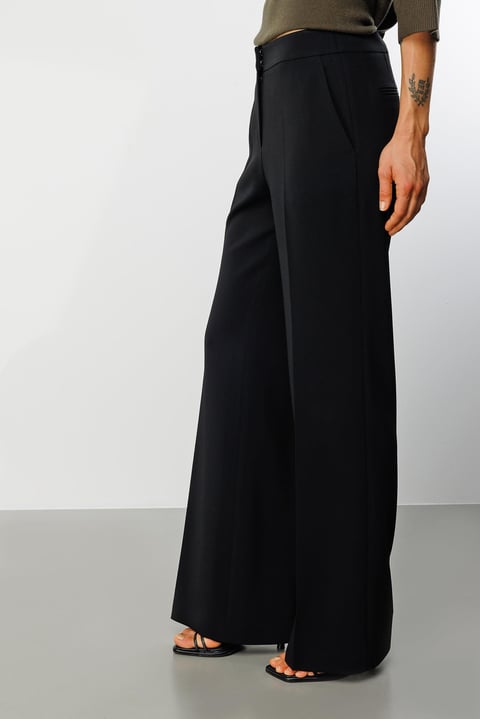 Loose Cut Trousers with Pockets