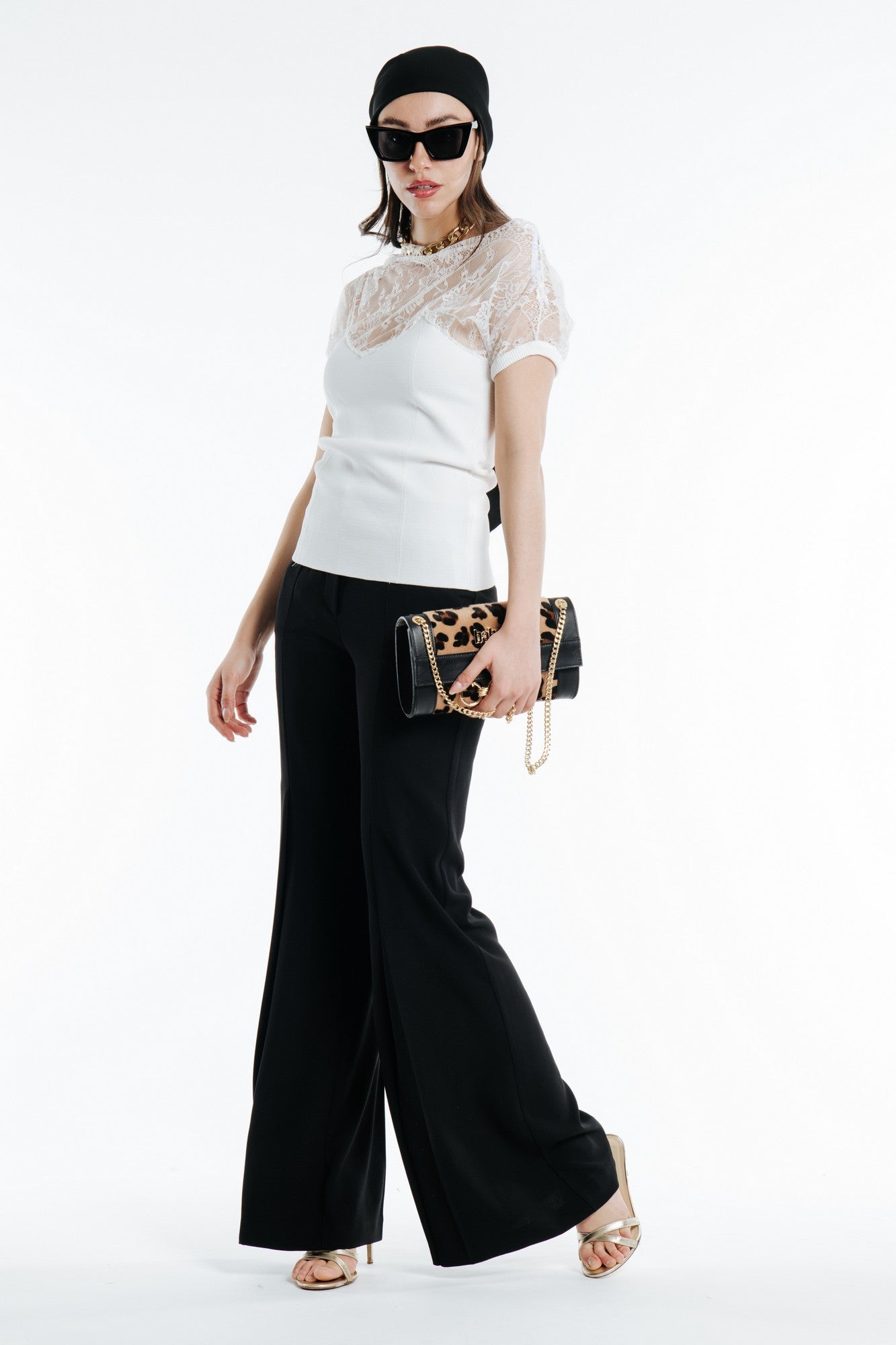 Knitwear with lace