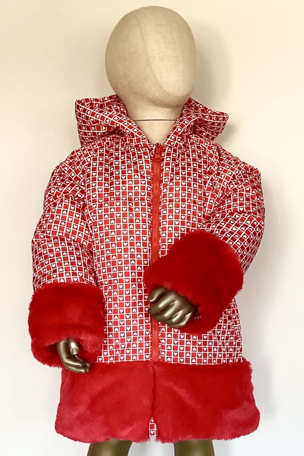 Chic coat with faux fur cuffs for girls