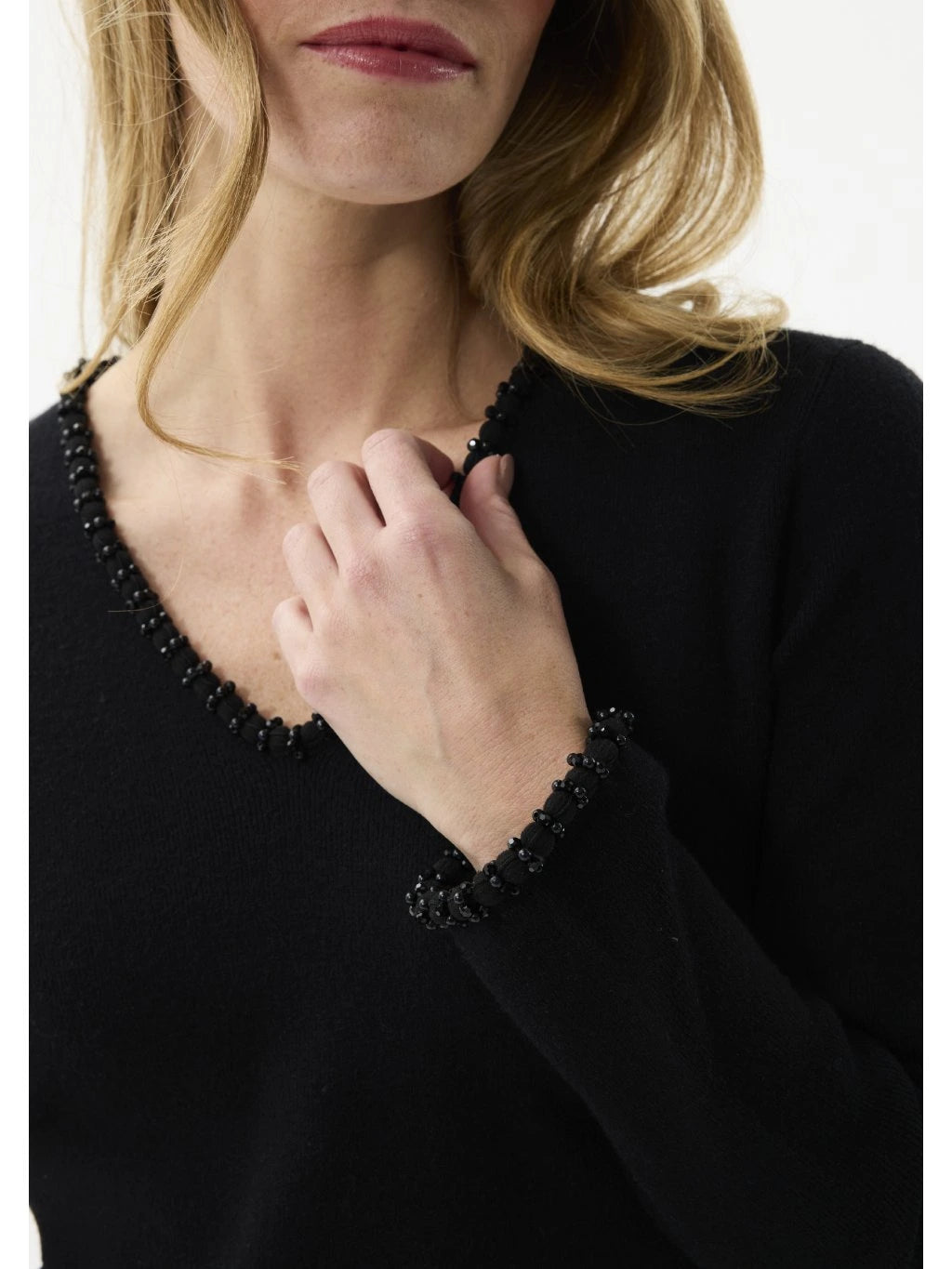 Pearl V-neck Knitwear