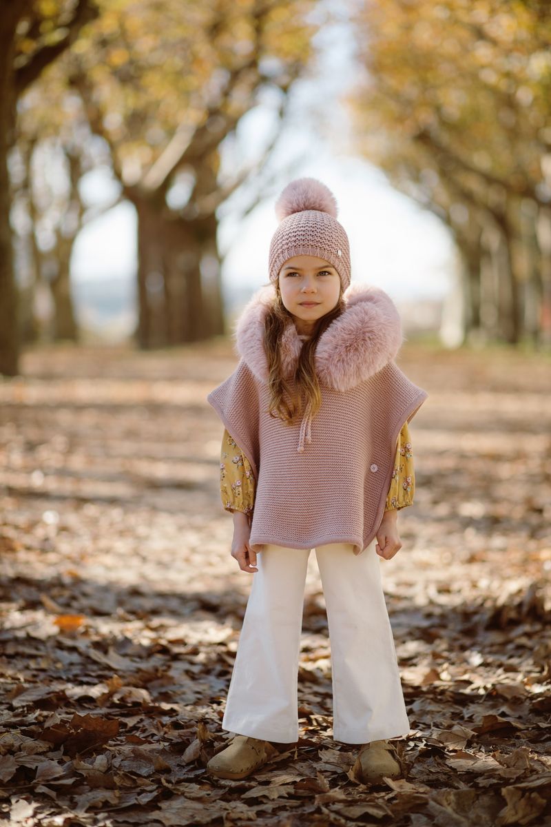 Knitted esencial poncho