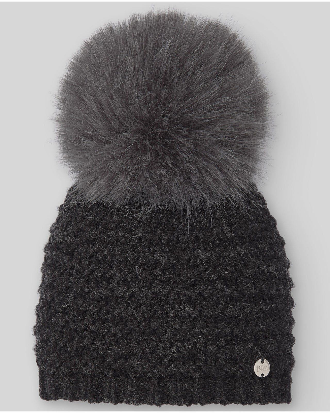 Esencial knitted beanie with pompom